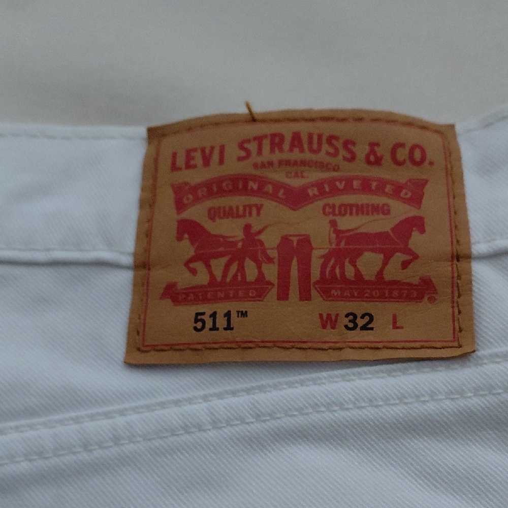 Levi's Men's White Jean Shorts Style 511 Size 32 - Picture 2 of 10